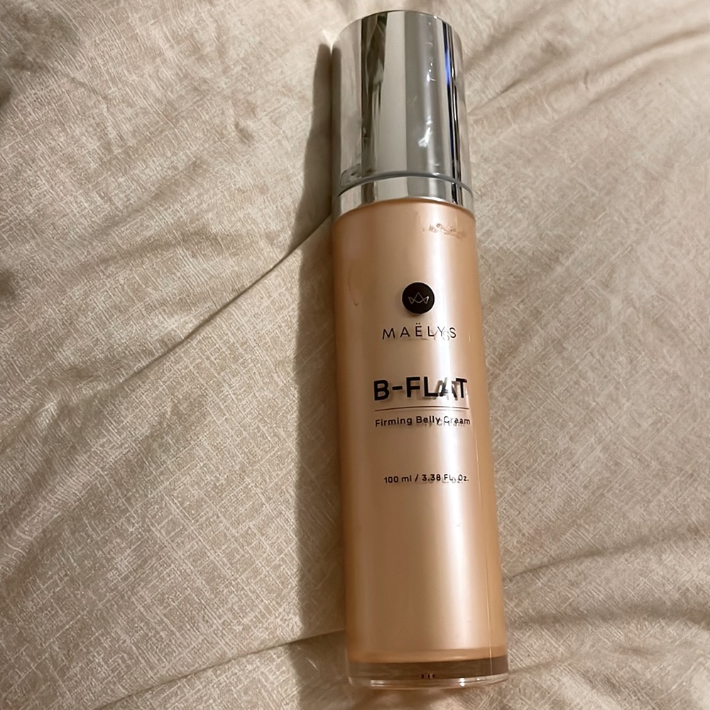 NWT Maelys B-Flat belly cream